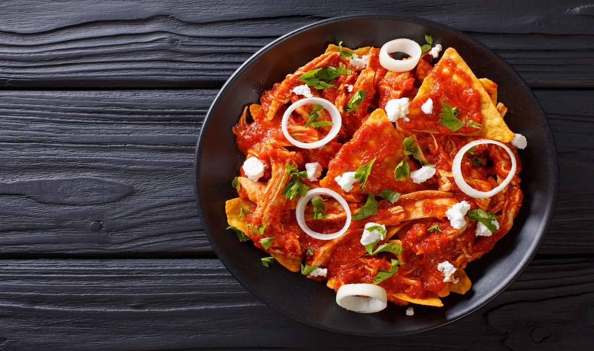 Nachos de pollo con salsa picante Nachos de pollo con salsa picante
